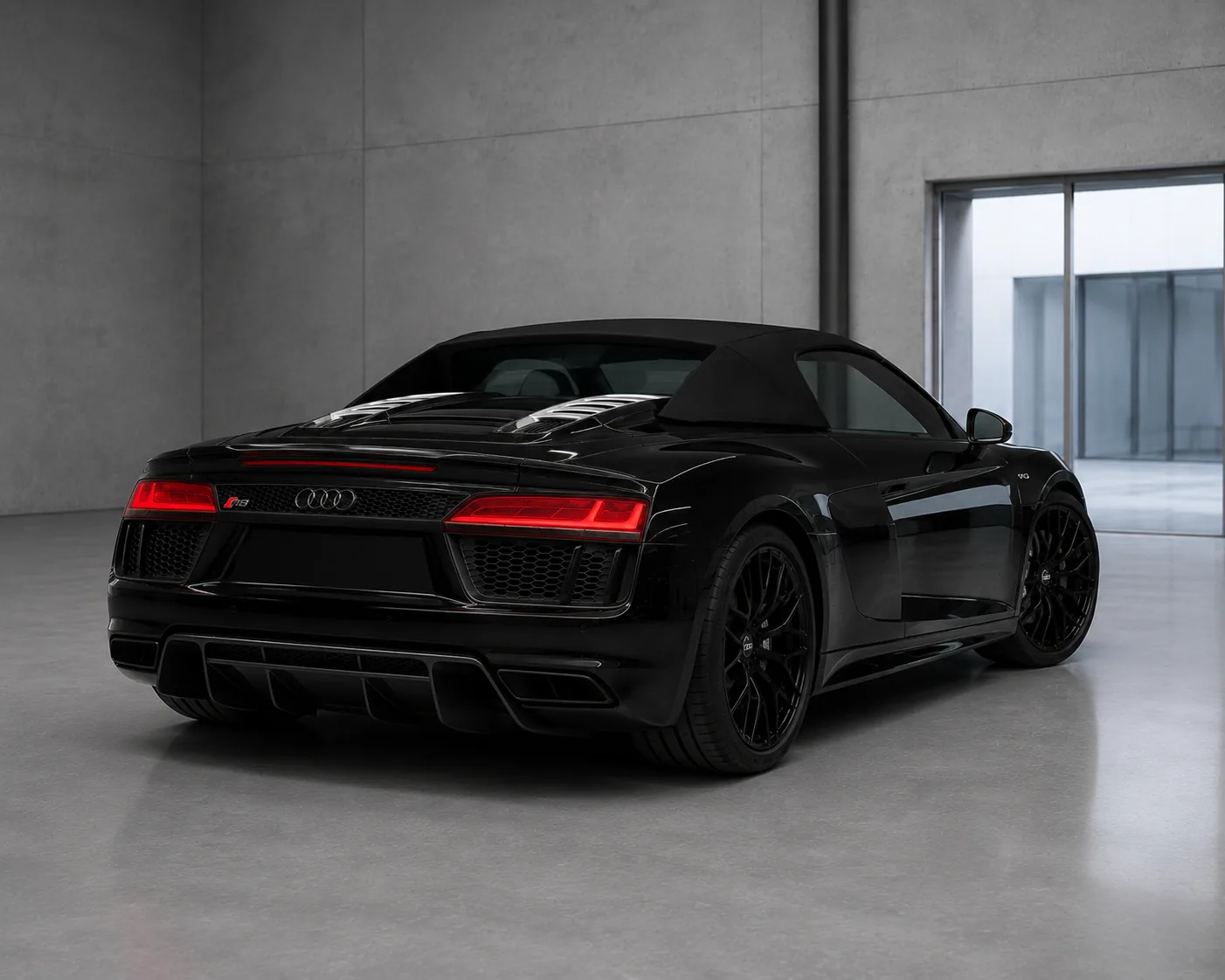 Audi R8 — rear