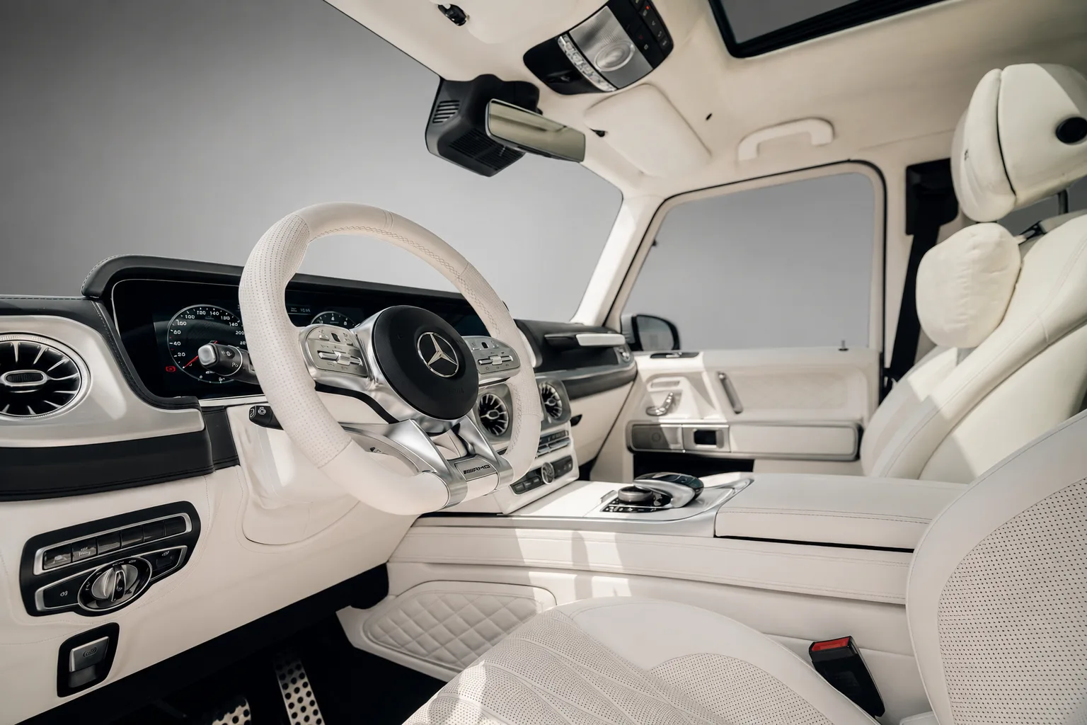 Mercedes-AMG G 63 — cockpit