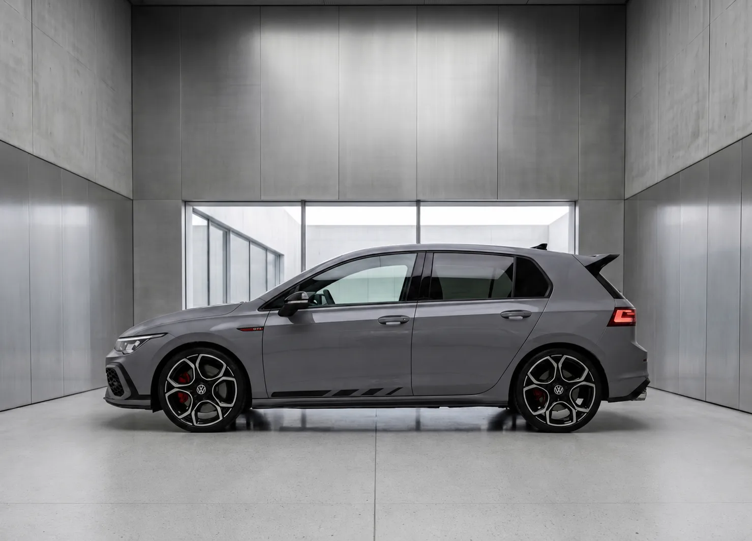 VW Golf GTI Clubsport — side