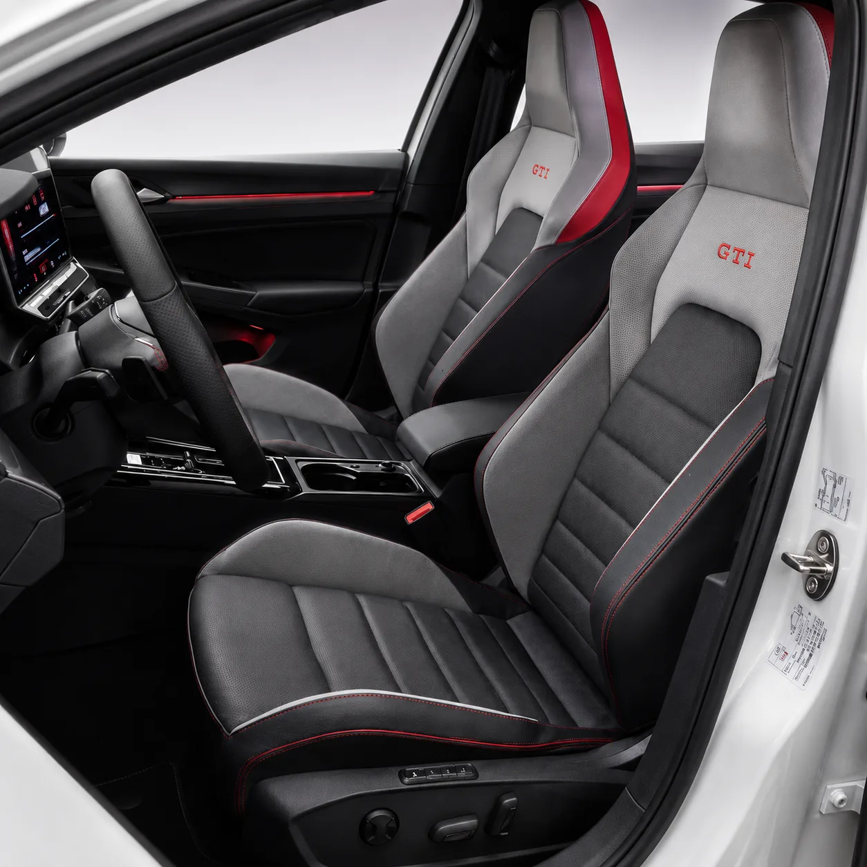 VW Golf GTI 2026 — sport seats
